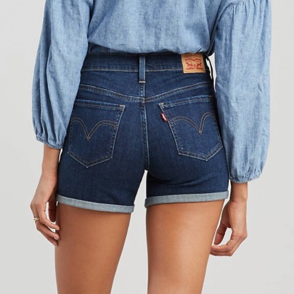 Levi’s mid length shorts NWT - Picture 2 of 5